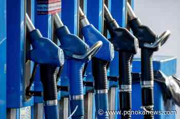 Oil prices plunge, Canadian energy stocks take beating as global banking fears spread