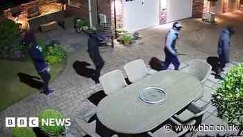 CCTV released in Doncaster machete robbery investigation