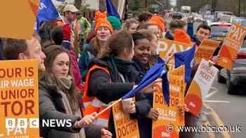 Junior doctors' three-day strike begins