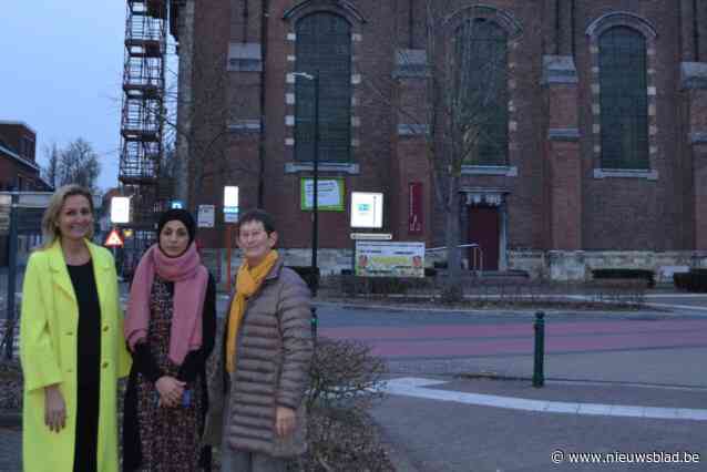 Ghadir (33) verkoopt zelfgebakken Syrische koekjes en thee ten voordele van slachtoffers aardbeving: “Ik zou ter plaatse willen helpen maar dat kan nog niet”