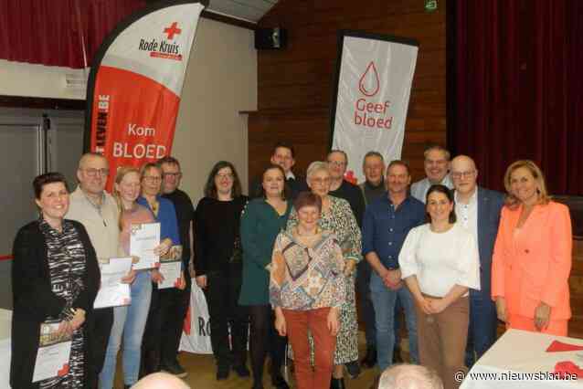Rode Kruisafdeling huldigt zijn bloedgevers