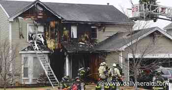 Firefighters battle blaze in Carol Stream