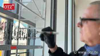 Rätselhafte Zeichen an Glasfassade der Galerie des Jenaer Kunstvereins