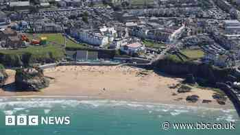 Newquay police investigate rape of woman on beach