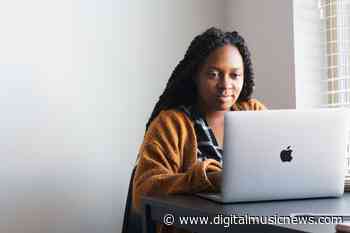 The Best Websites and Forums for Recording Artists