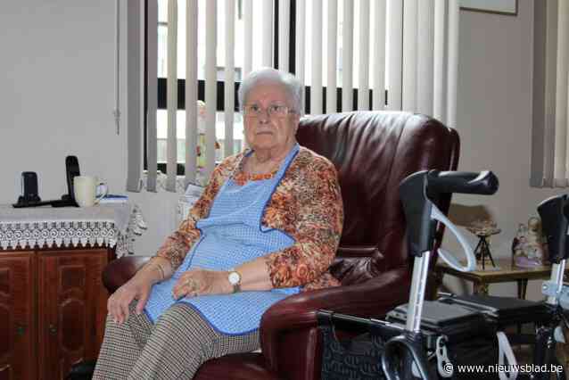 Defecte lift gijzelt 82-jarige Rosette al twee weken in haar Willebroekse appartement: “Ik zit hier nu vastgekluisterd aan mijn zetel”