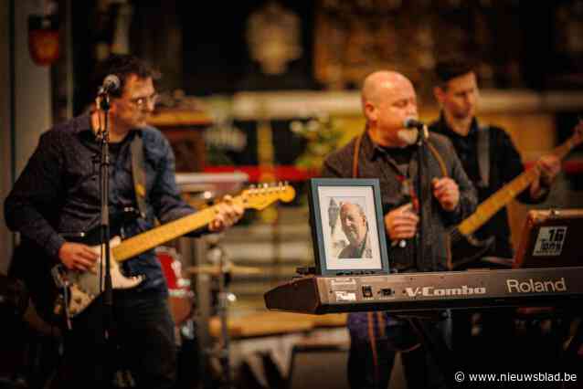 Volle kathedraal eert allemansvriend Luc Perdieus: “Verdomme, we gaan je missen”