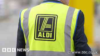 Aldi raises pay as supermarkets battle for staff