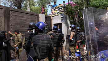 Polizei stürmt Haus von Pakistans früherem Premier Khan