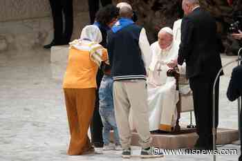 Pope Promotes 'Humanitarian Corridors' for Asylum-Seekers