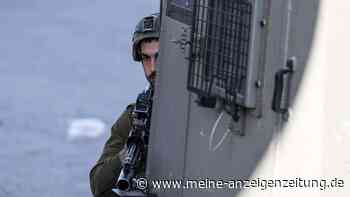 Westjordanland: Palästinenser greifen Auto mit Touristen an