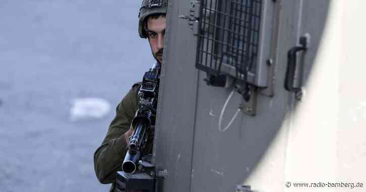 Westjordanland: Palästinenser greifen Auto mit Touristen an