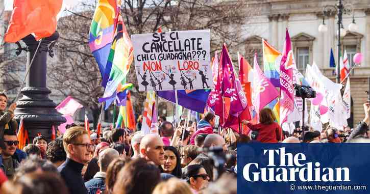 Crowds in Milan protest against curbs on rights of same-sex parents