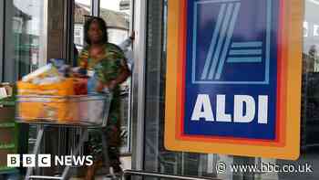 Aldi raises pay as supermarkets battle for staff