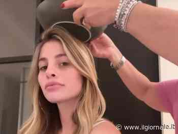 "Occhio malocchio...". Chiara Nasti va da una "maga" contro gli hater