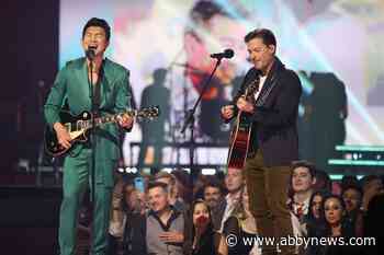 Actor Simu Liu flirts with possible album after singing again at Juno Awards