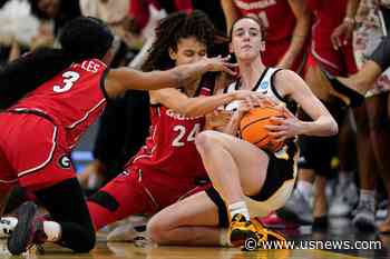Clark, Czinano Lead Iowa Past Georgia in March Madness