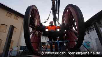 Dampflok-Radsatz rollt von München nach Augsburg