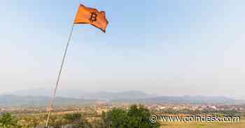 First Mover Asia: Bitcoin Hovers Over $28K Amid Banking Instability