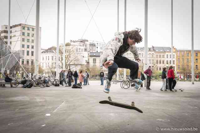 Studenten Sint Lucas onderzoeken hoe skatevriendelijk Antwerpen is: “Het Theaterplein is een magneet voor skaters”