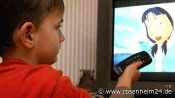 Mutter „parkt“ Bub (8) vor TV-Gerät in Elektrogeschäft in Landshut – und kommt nicht wieder