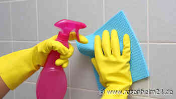 Strahlende Fugen im Bad: Mit vier Hausmitteln gelingt die gründliche Reinigung