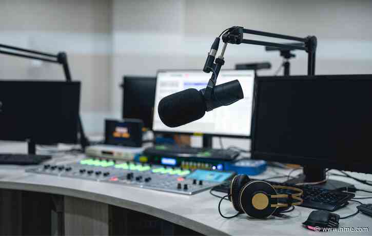 New AI-driven radio tech can broadcast music, DJ, and find local news stories