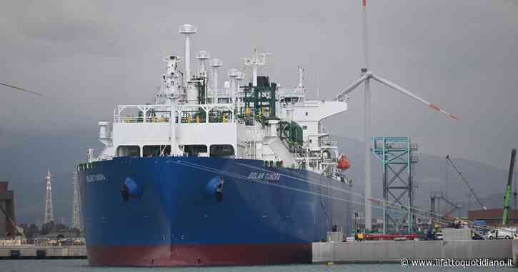 Il rigassificatore è a Piombino, a maggio in funzione. Il sindaco contro Giani: “Dubbi non chiariti”. Il governo: “Così indipendenti da Mosca”