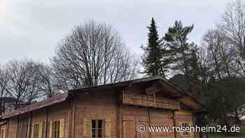 Immer im Einsatz - die urige Almhütte aus Pleiskirchen