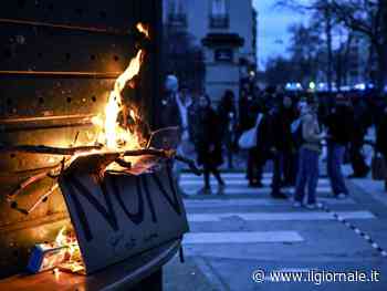 La riforma delle pensioni è legge. Ma in Francia è già rivolta
