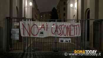 LETTORI - Cassonetti davanti al palazzo di Pasolini e Anna Magnani