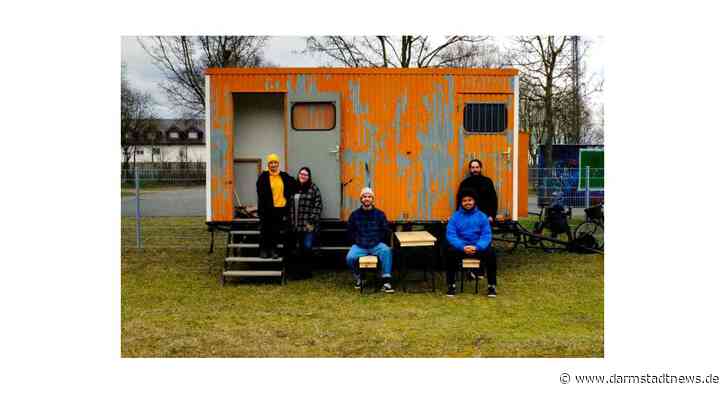 Stadt Griesheim richtet Bauwagen für mobile Jugendarbeit am Freizeitgelände Süd ein