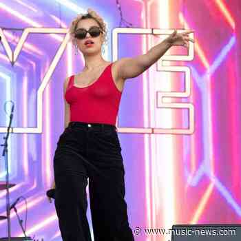 Raye wants to form a rock band with Charli XCX, Rina Sawayama and Ivorian Doll