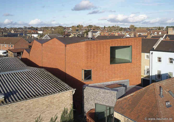 Gefaltete Erweiterung
 - Museumsanbau in Suffolk von ZMMA Architects