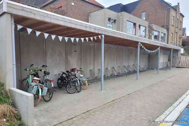 Provincie investeert in fietsenstalling van vrije basisschool
