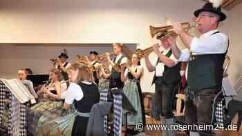Stimmung und Humor beim Vachendorfer Starkbierfest im Haus der Dorfgemeinschaft