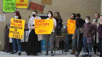 Students start Day 2 of hunger strike in protest of McMaster University's gas-powered generators