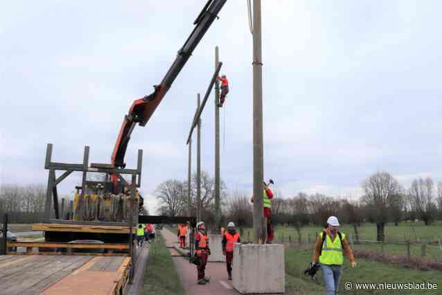 Portieken langs N16 in Bornem moeten veiligheid garanderen tijdens werken aan hoogspanning