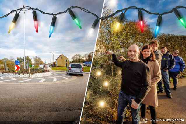 Buren hangen kerstverlichting op in lente na ongevallen aan donker kruispunt: “Al twee keer reed er iemand door de haag”