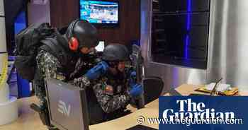 Ecuadorian TV presenter wounded by bomb disguised as USB stick