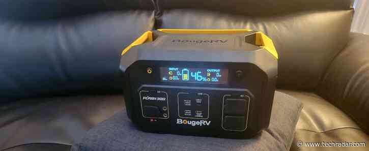 BougeRV Flash-300 Review: Pros & Cons, Features, Ratings, Pricing and more