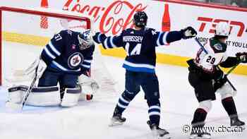 Jets ride early goals, Hellebuyck's 29 saves to snap Coyotes' 4th game win streak
