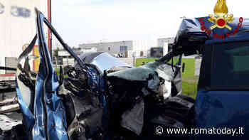 Incidente sull'Aurelia: si scontrano pick up e tir, grave un 55enne