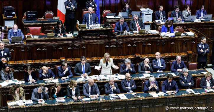 Larghe intese sulle armi: Pd vota con le destre il testo di Azione-Iv per “proseguire il sostegno militare” a Kiev. E contro quelli di M5s e Verdi