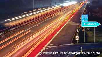 Klimaaktivisten schrauben 250 Schilder auf Autobahnen ab