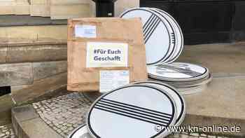 Extinction Rebellion: Klimaaktivisten schrauben Verkehrsschilder an Autobahnen ab