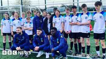 Euro 2024: School pupils train with England stars