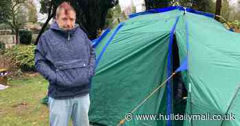 Dad sleeping rough in park says he wishes 'someone would just say hello'