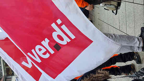 Großdemo auf dem Münsterplatz: Über 3000 Beschäftigte fordern mehr Lohn und Wertschätzung
