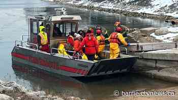 6 people rescued after boat capsized on Georgian Bay